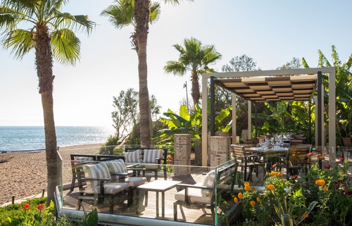 Ionion Beach Apartment Hotel