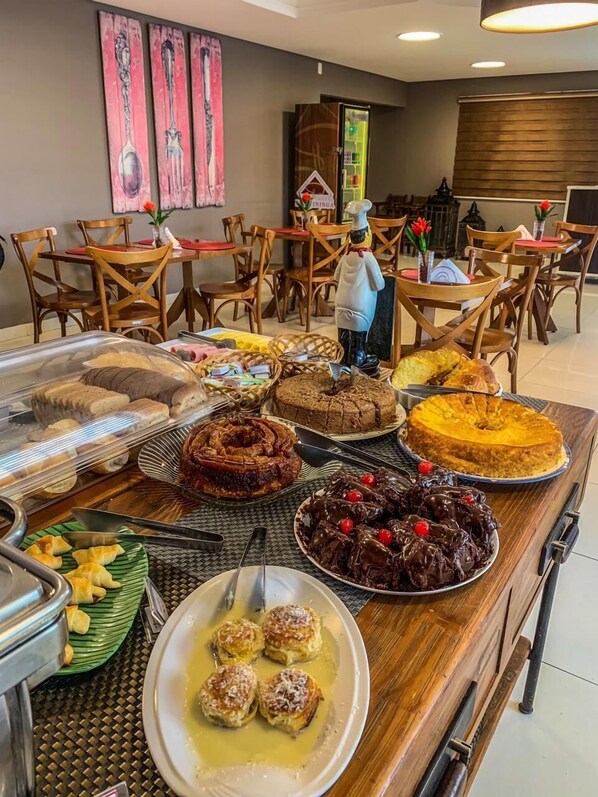 Breakfast buffet - Rede Andrade Center Premium (Rondonopolis)