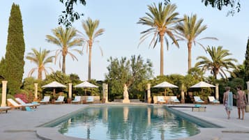 Outdoor pool, pool umbrellas