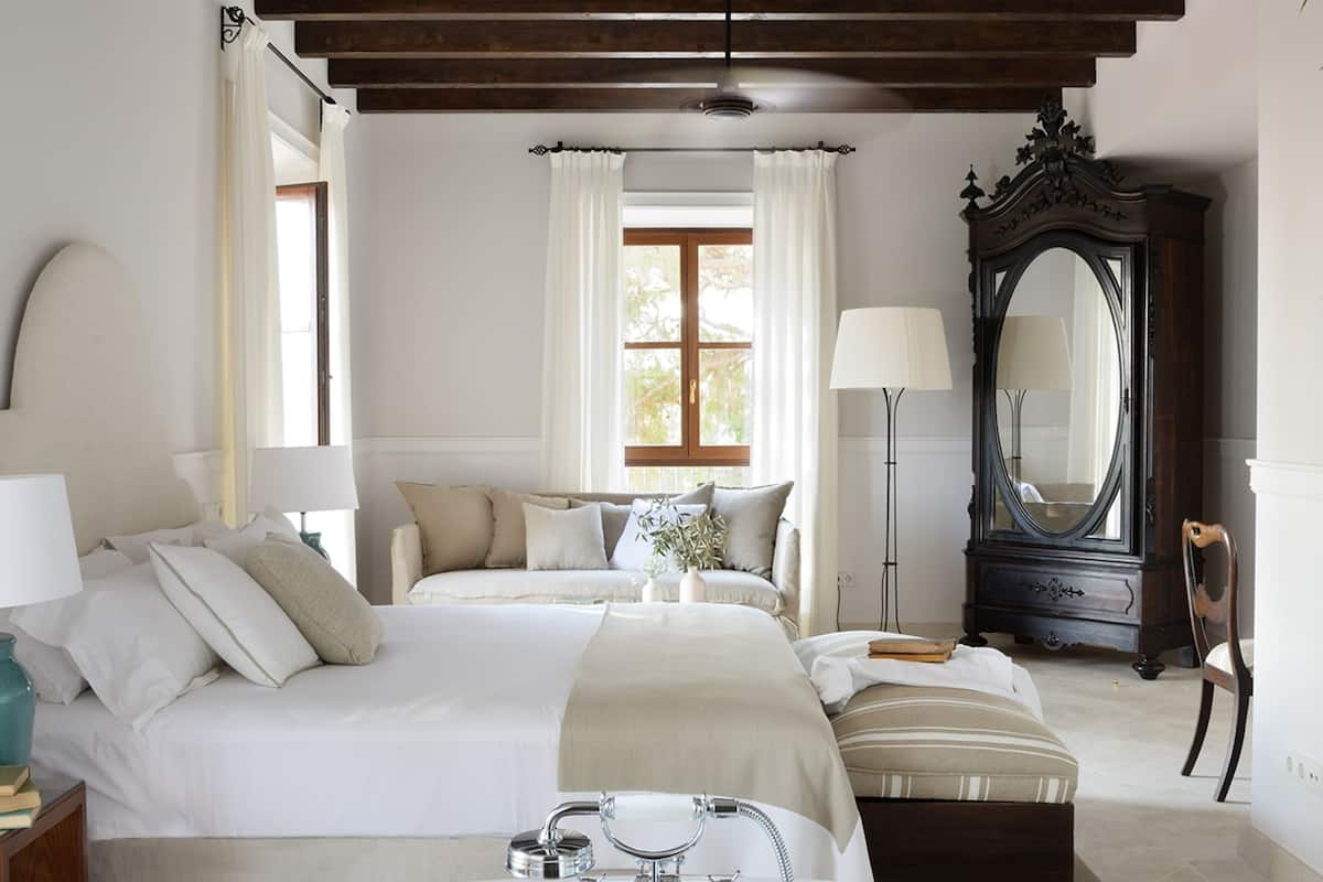 Luxury Romance Room | 1 bedroom, premium bedding, in-room safe, individually decorated