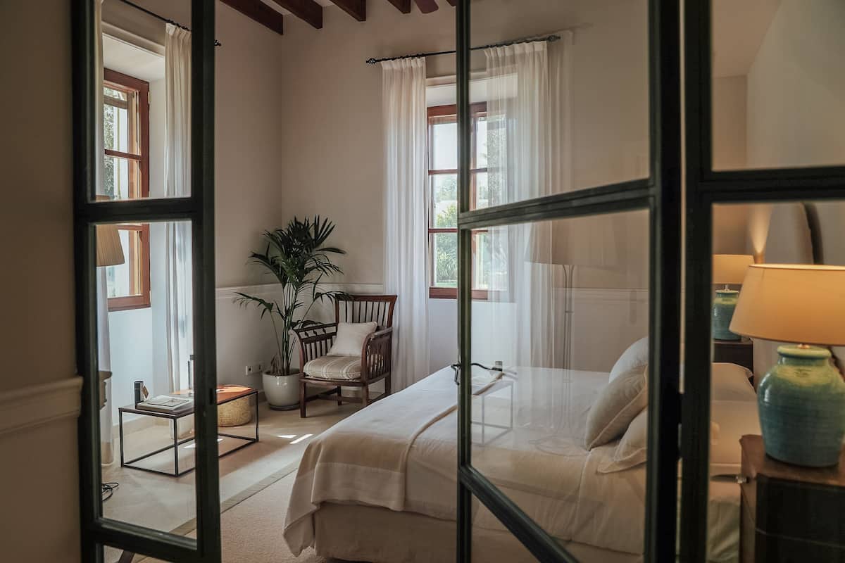 Standard Room | 1 bedroom, premium bedding, in-room safe, individually decorated