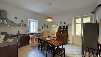 Family Apartment | Free WiFi, bed sheets