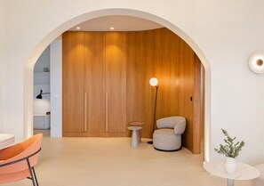 Suite pour lune de miel (with Private Outdoor Jacuzzi) | Literie de qualitĂ©, minibar, coffre-fort, systĂšme dâinsonorisation