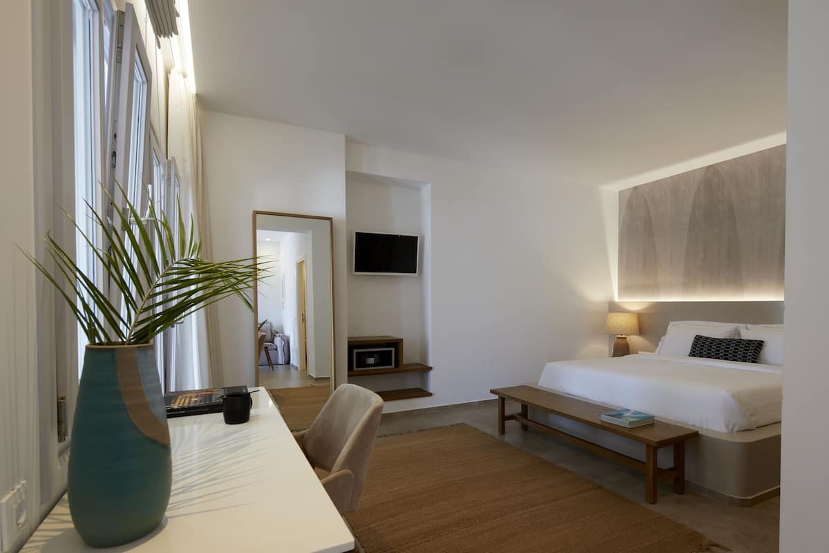 Superior Suite (with Private Outdoor Jacuzzi)