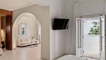 Honeymoon-Suite (with Private Outdoor Jacuzzi) | Hochwertige Bettwaren, Minibar, Zimmersafe, schallisolierte Zimmer