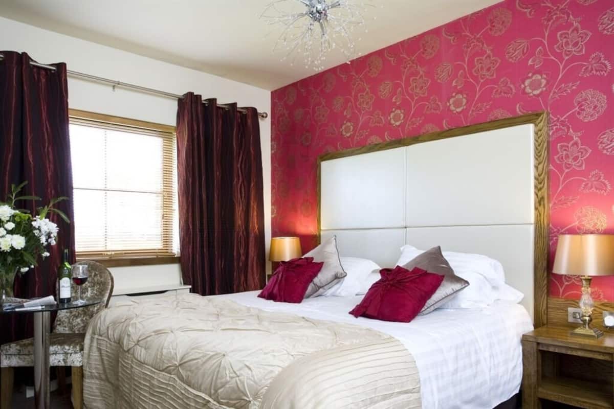 Double or Twin Room, Ensuite (Red) | 1 bedroom, WiFi (free)