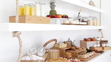 Breakfast, lunch, dinner served; Mediterranean cuisine