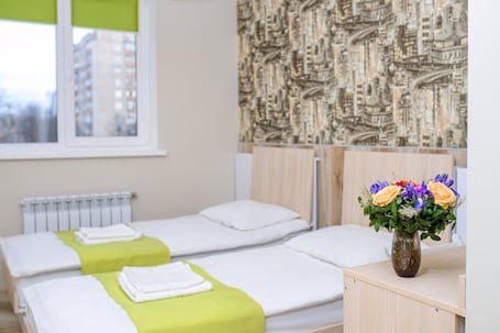 Standard Twin Room | Desk, laptop workspace, iron/ironing board, free WiFi