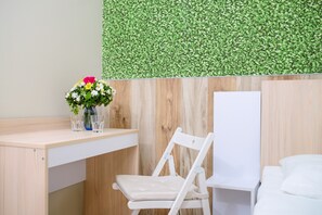 Bureau, espace de travail pour ordinateurs portables