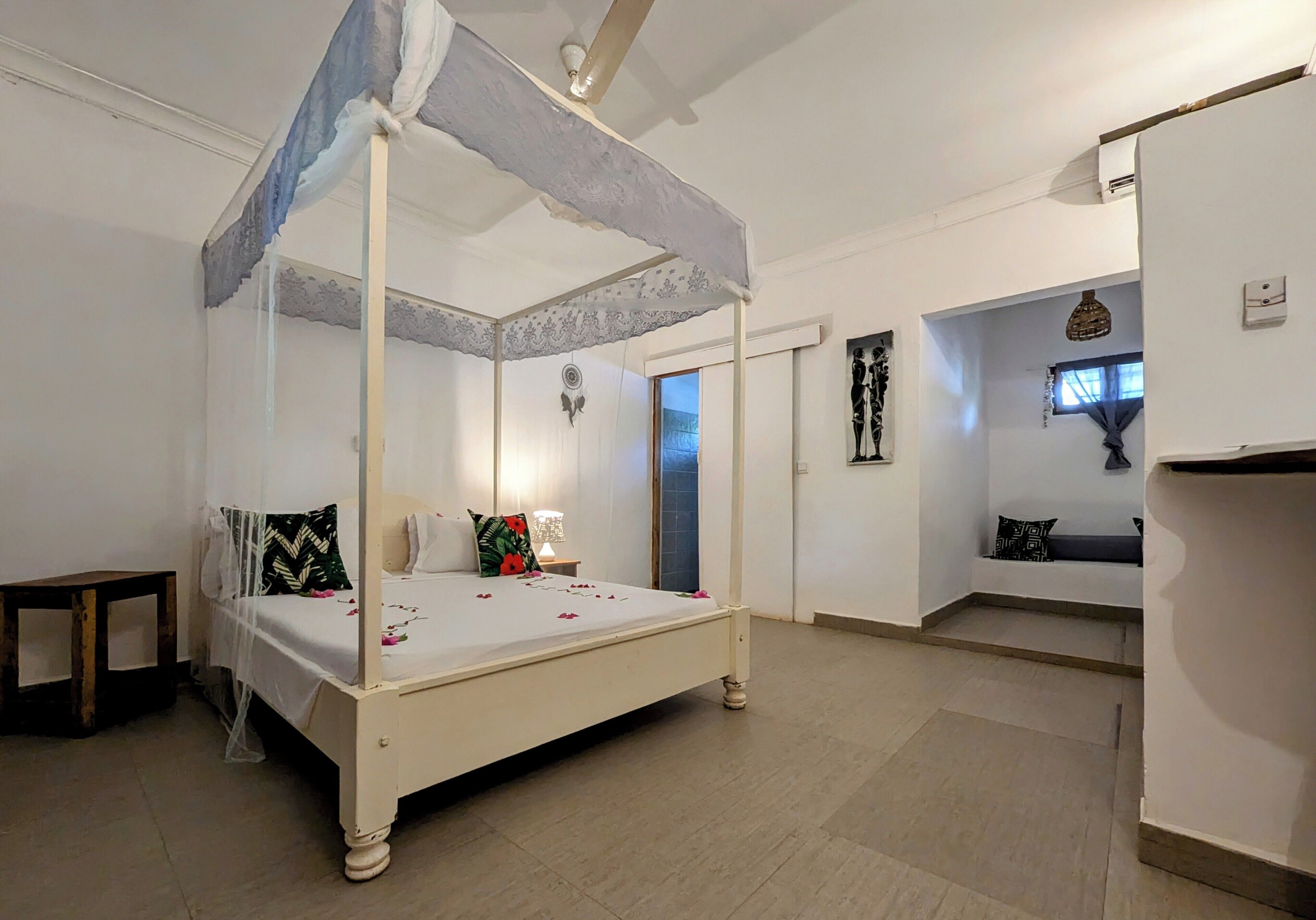 double room | 1 bedroom, in-room safe, blackout curtains, free wifi