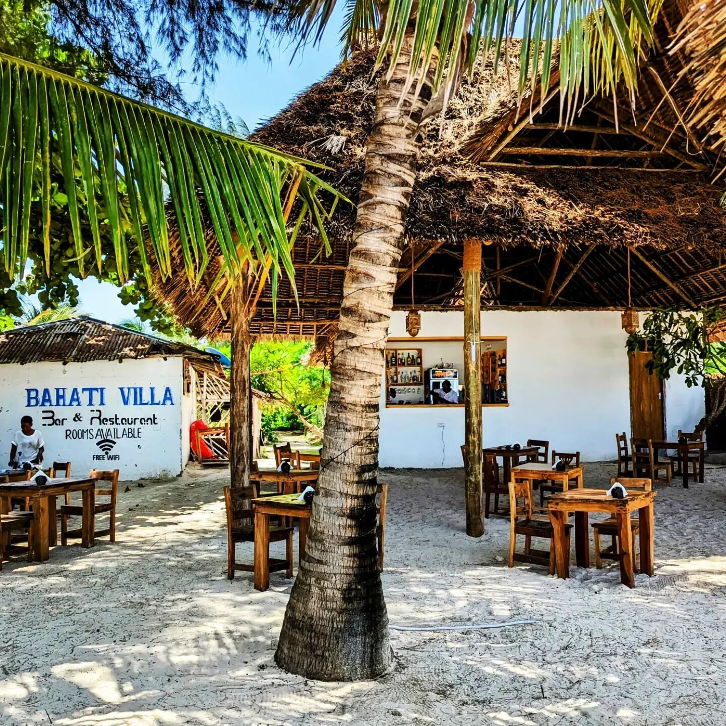 breakfast, lunch, dinner served; international cuisine, sea views