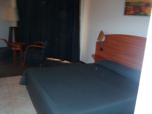 Suite junior | Minibar, caja fuerte, sistema de insonorización y wifi gratis