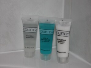 Chambre Double, salle de bains attenante | Divers