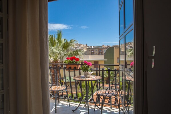 Chambre Double Romantique, vue jardin | Terrasse/Patio