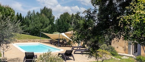 Villa Signature, salle de bains attenante (Grand Ouest) | Vue sur le jardin