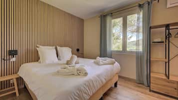 Apartment, 2 Bedrooms, 2 Bathrooms, Poolside (Andrea) | 1 bedroom, premium bedding, in-room safe, individually decorated