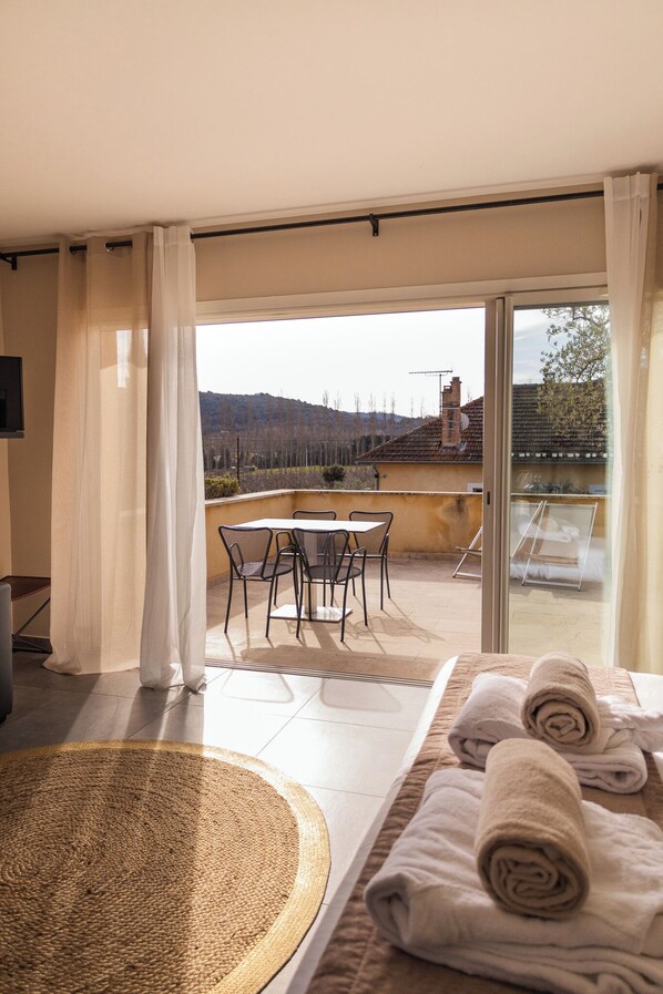 Family Suite | 1 bedroom, premium bedding, in-room safe, individually decorated