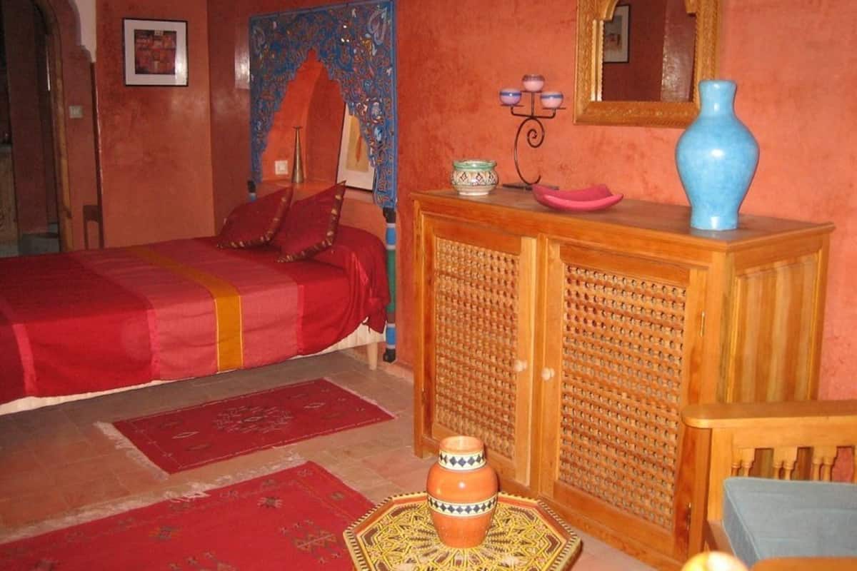 Caja de seguridad en la habitación y decoración personalizada