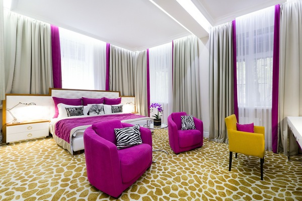 Junior Suite | Egyptian cotton sheets, pillow-top beds, minibar, in-room safe