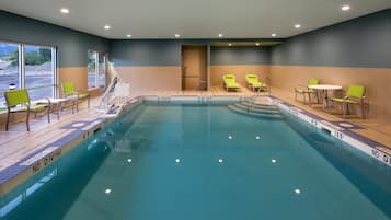 Indoor pool, pool loungers