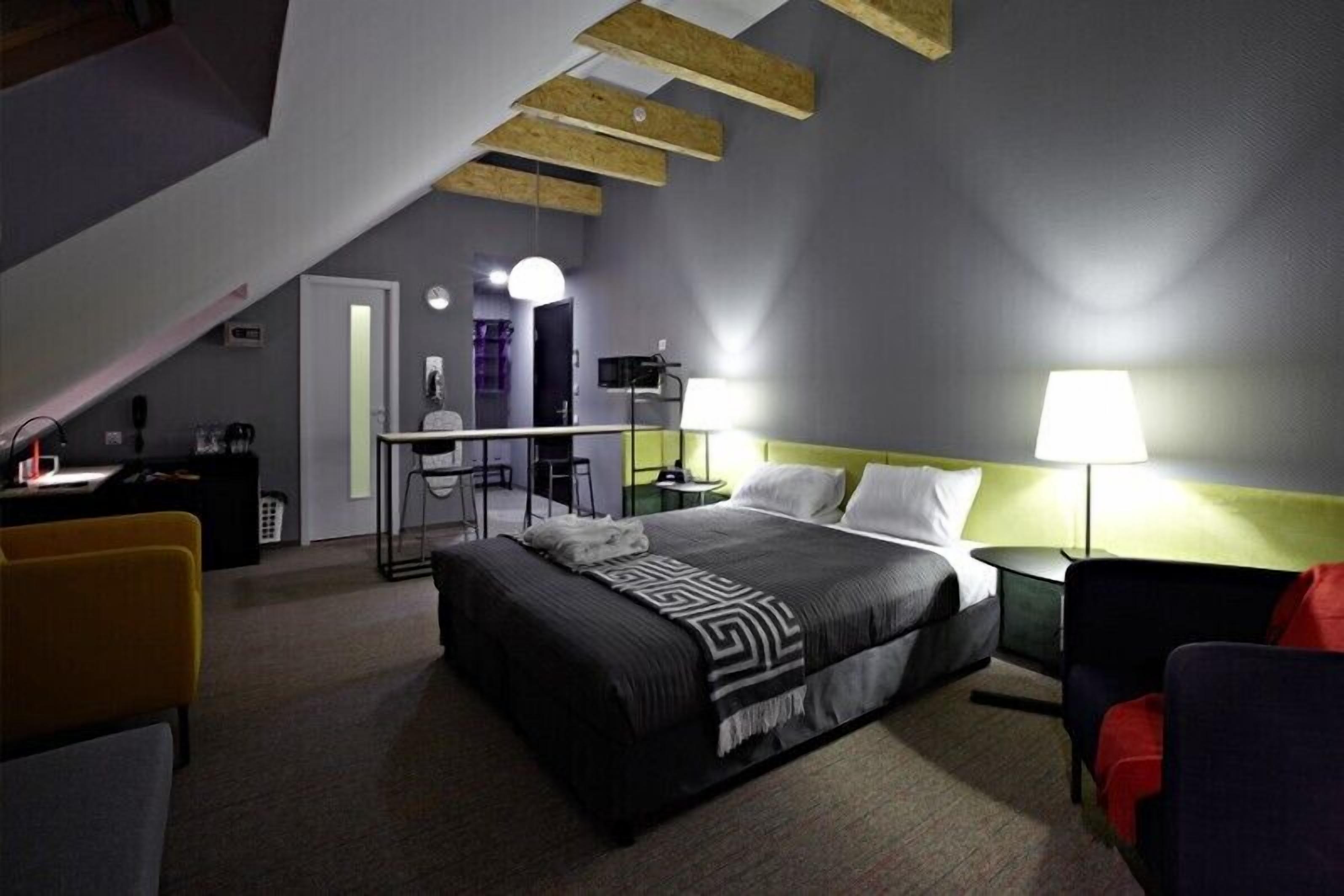 Suite | Living room | Flat-screen TV