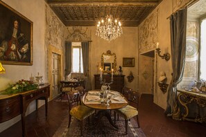 Daily continental breakfast (EUR 28 per person)