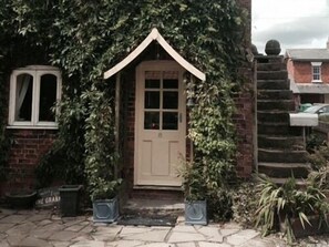 Family Cottage, 2 Bedrooms, Private Bathroom, Garden View (No 8 The Granary) | Exterior