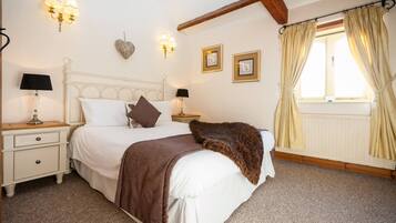 Family Cottage, 2 Bedrooms, Private Bathroom, Garden View (No 8 The Granary)
