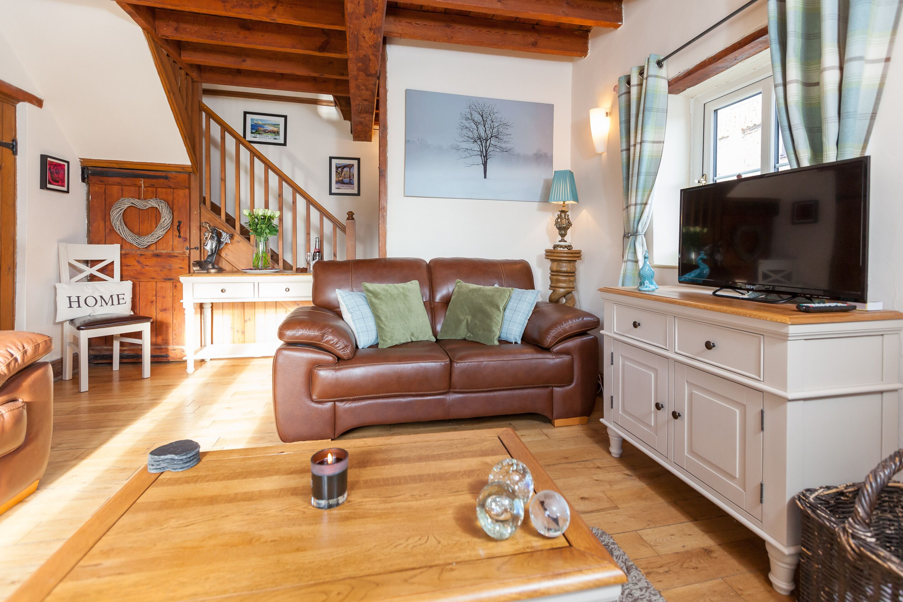 Family Cottage, 2 Bedrooms, Private Bathroom, Garden View (No 8 The Granary) | Lounge