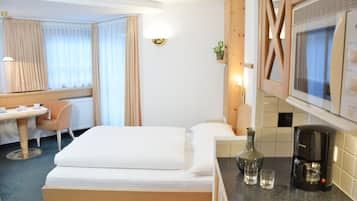 Estudio (Type B + 92.- cleaning fee per week) | Caja fuerte, wifi gratis, ropa de cama
