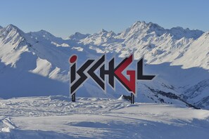 Snow and ski sports - Appartements Aurikel Corso (Ischgl)