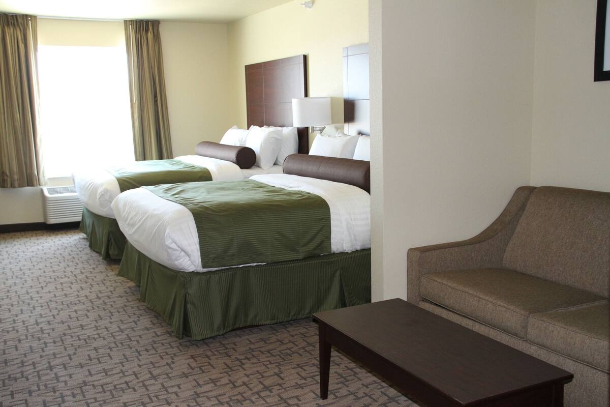 studio suite, multiple beds, non smoking | premium bedding, in-room safe, desk, laptop workspace