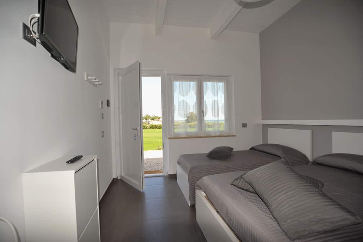 Free cribs/infant beds, rollaway beds, free WiFi, wheelchair access