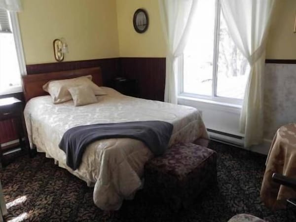 Salmon River Country Inn - Nova Scotia