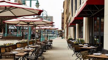 Aamiainen, lounas ja illallinen; Välimeren keittiö