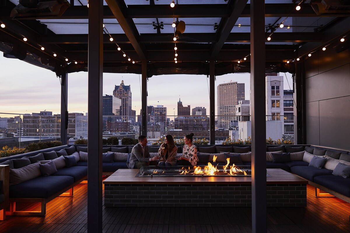 Kimpton Journeyman Hotel