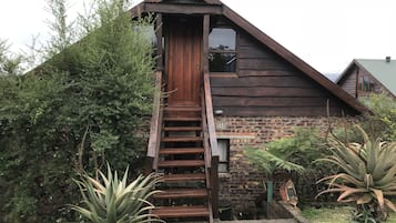 Cabin | 2 bedrooms, premium bedding, in-room safe, iron/ironing board