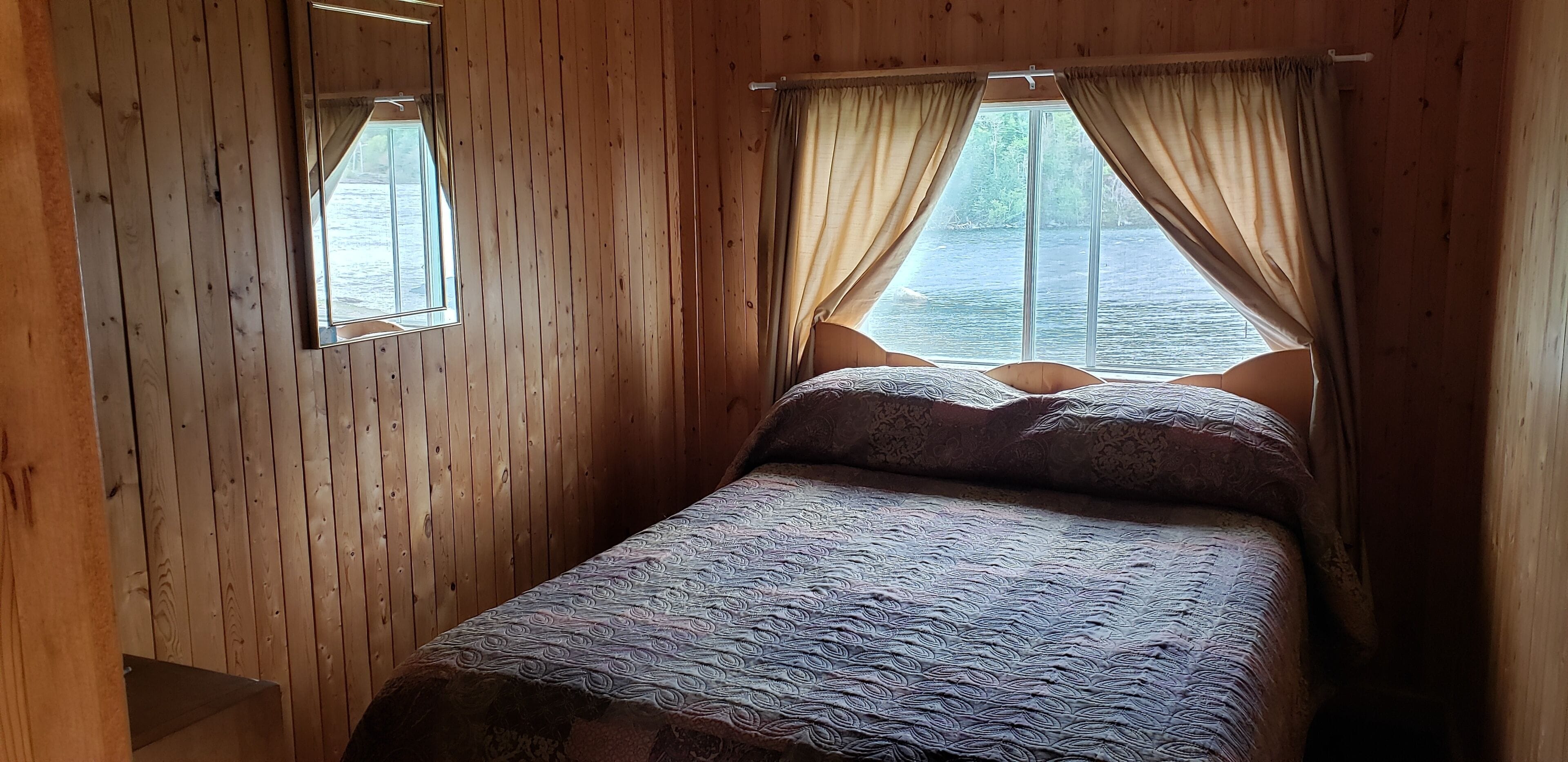 Blackout curtains, free WiFi, bed sheets