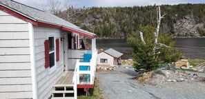 小屋, 1 張加大雙人床和 1 張沙發床, 簡易廚房 (Cabin 5,7) | 遮光布/窗簾、免費無線上網、床單