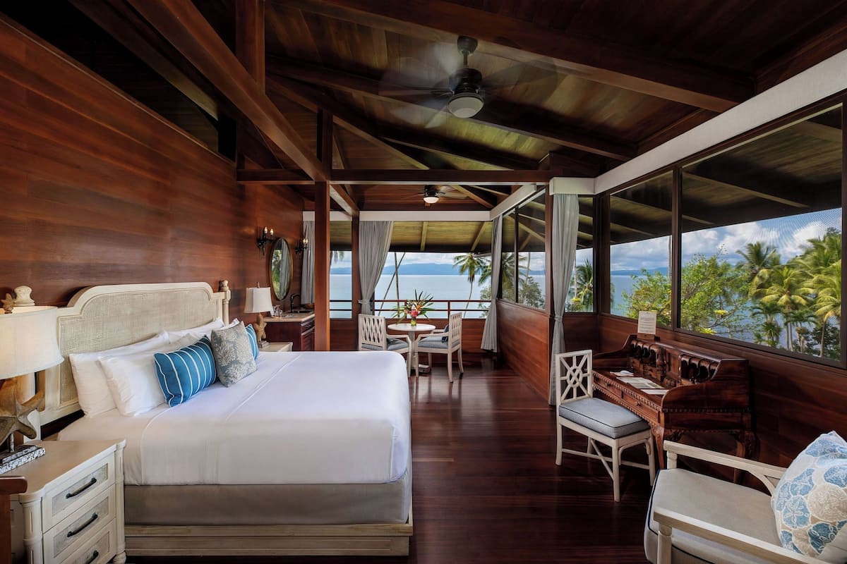 Deluxe Panoramic Ocean View | Premium bedding, in-room safe, individually decorated