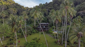 Front of property - Playa Cativo Lodge (Golfito)
