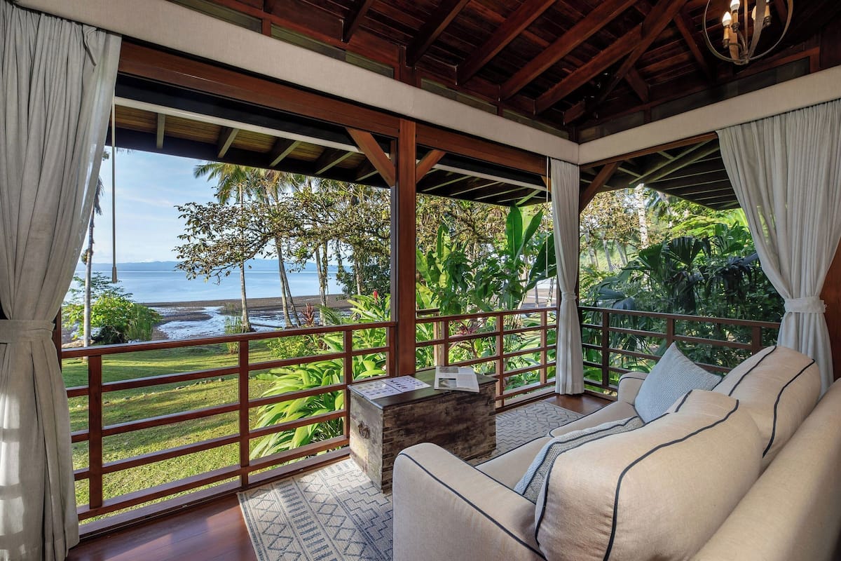 Ocean Front Casita | Literie de qualité supérieure, coffres-forts dans les chambres, bureau