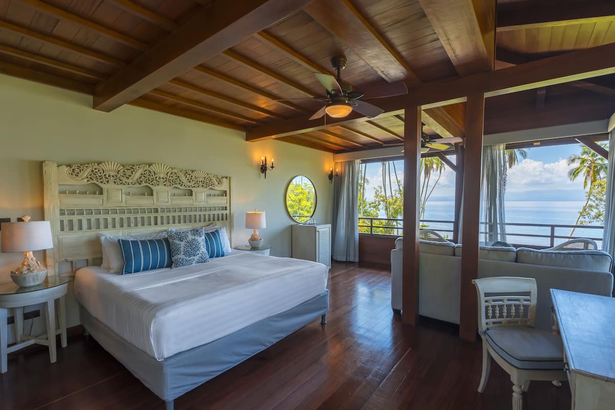 Deluxe Ocean View | Premium bedding, in-room safe, individually decorated