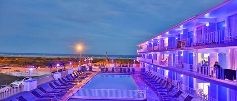 Seasonal outdoor pool