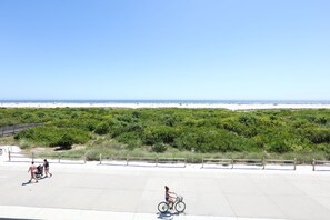 Deluxe Room, Kitchenette, Oceanfront | Terrace/patio