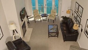 Living room - Edgewater Inn- Charlevoix (Charlevoix)