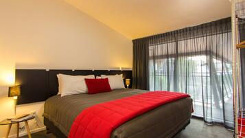 Estudio superior | Ropa de cama de alta calidad y mobiliario individual