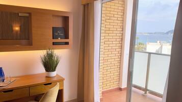 Superior kamer, 1 twee- of 2 eenpersoonsbedden | Een bureau, gratis wifi, beddengoed