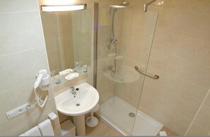 Artículos de tocador gratuitos, secador de pelo, bidet, toallas