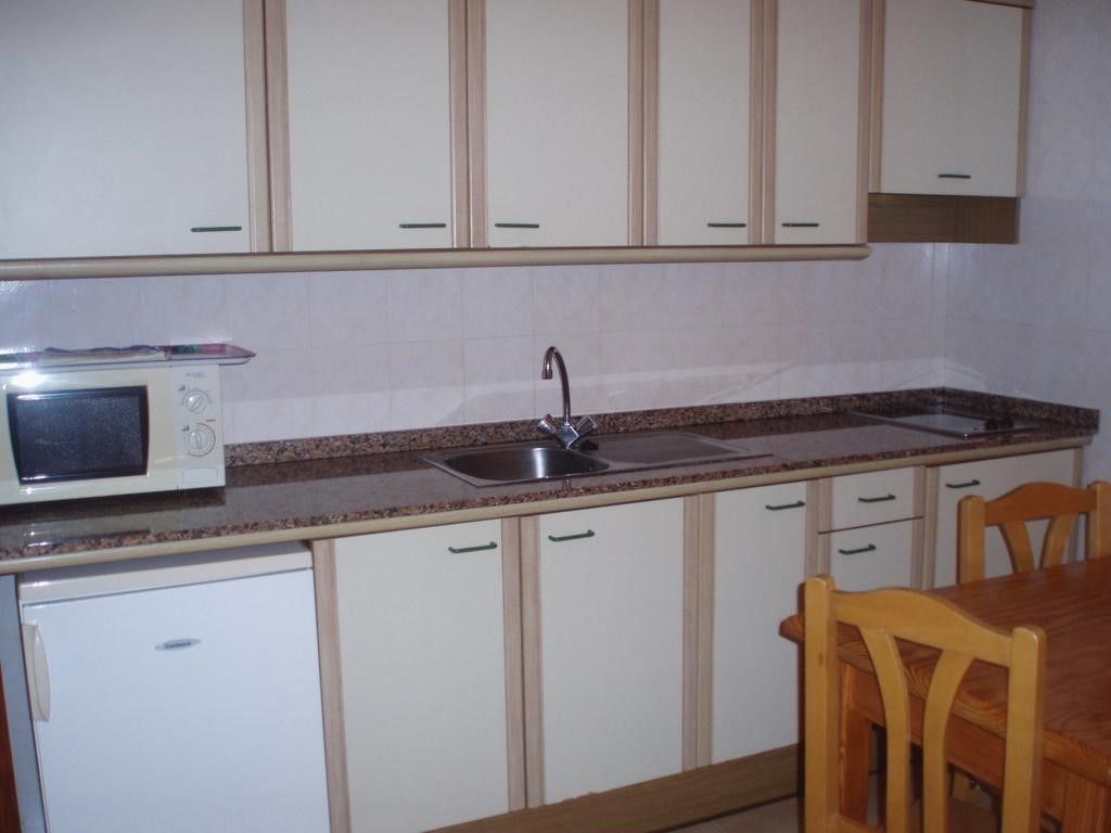 apartment, 1 bedroom | private kitchen | fridge, microwave, stovetop, cookware/dishes/utensils